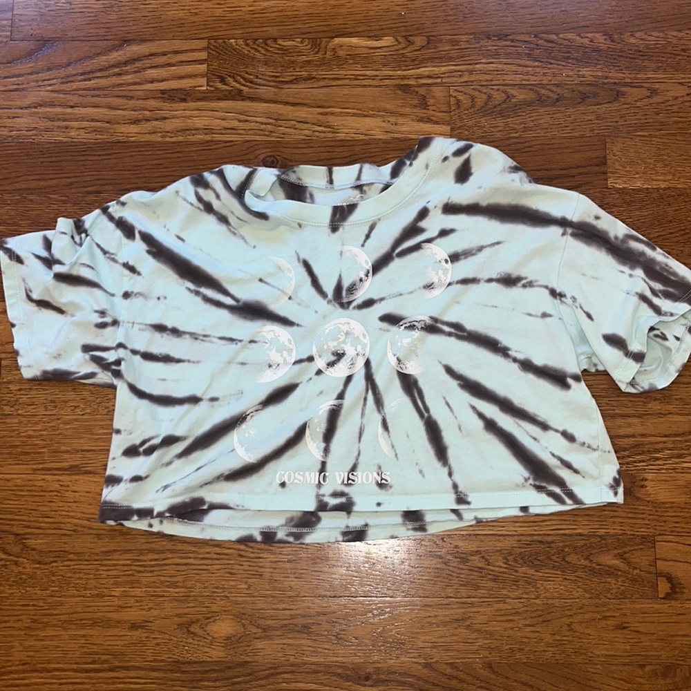 Hollister moon phases crop top tee